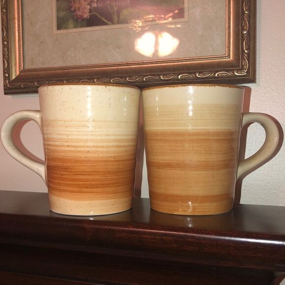 Set of two Country Style Mugs - Picture 1 of 6